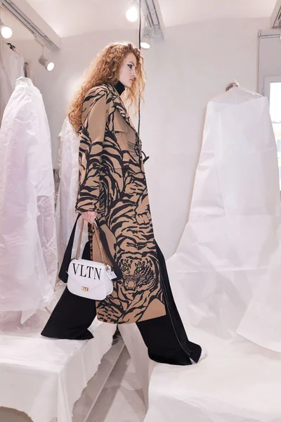 Look 3